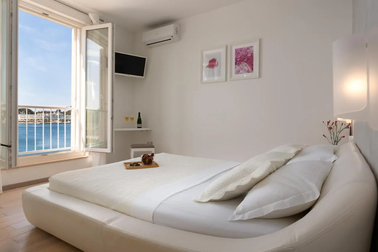 Design Apartment Bellevue ポレッチ